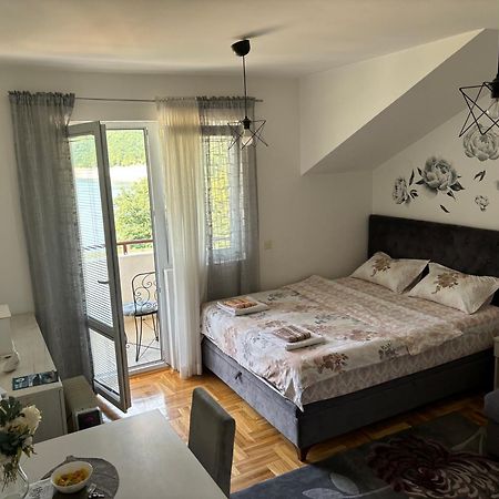 Zora Apartment Плужине Екстериор снимка