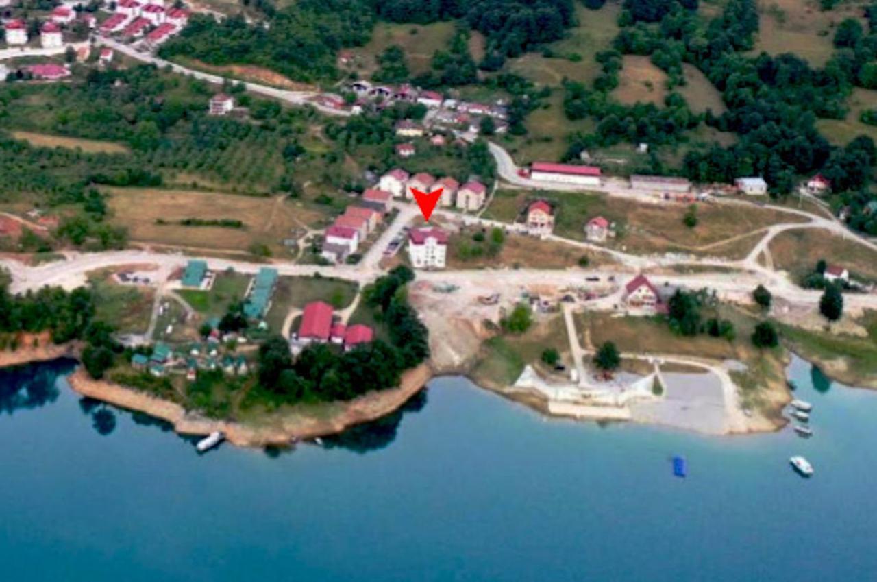 Zora Apartment Плужине Екстериор снимка