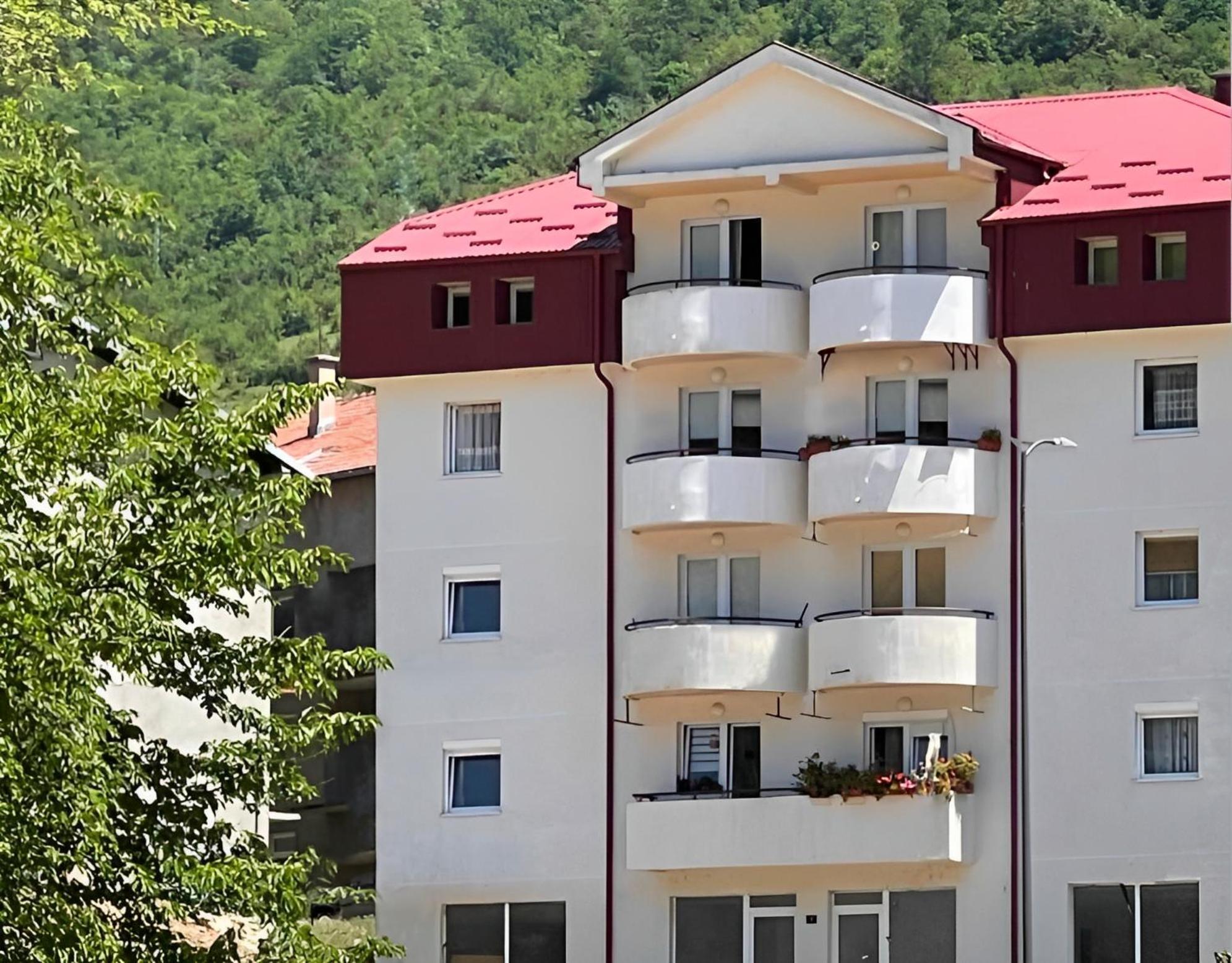 Zora Apartment Плужине Екстериор снимка