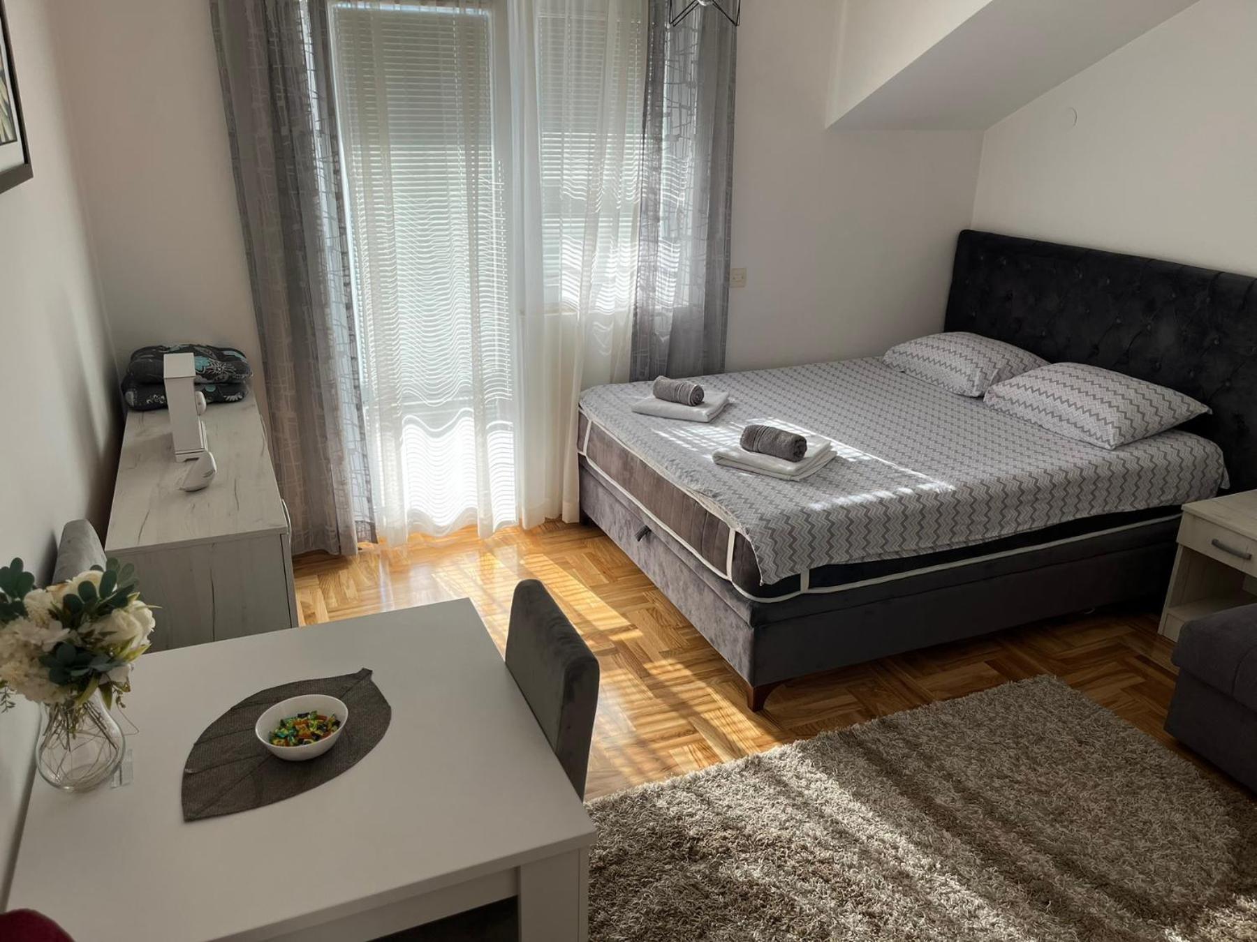 Zora Apartment Плужине Екстериор снимка