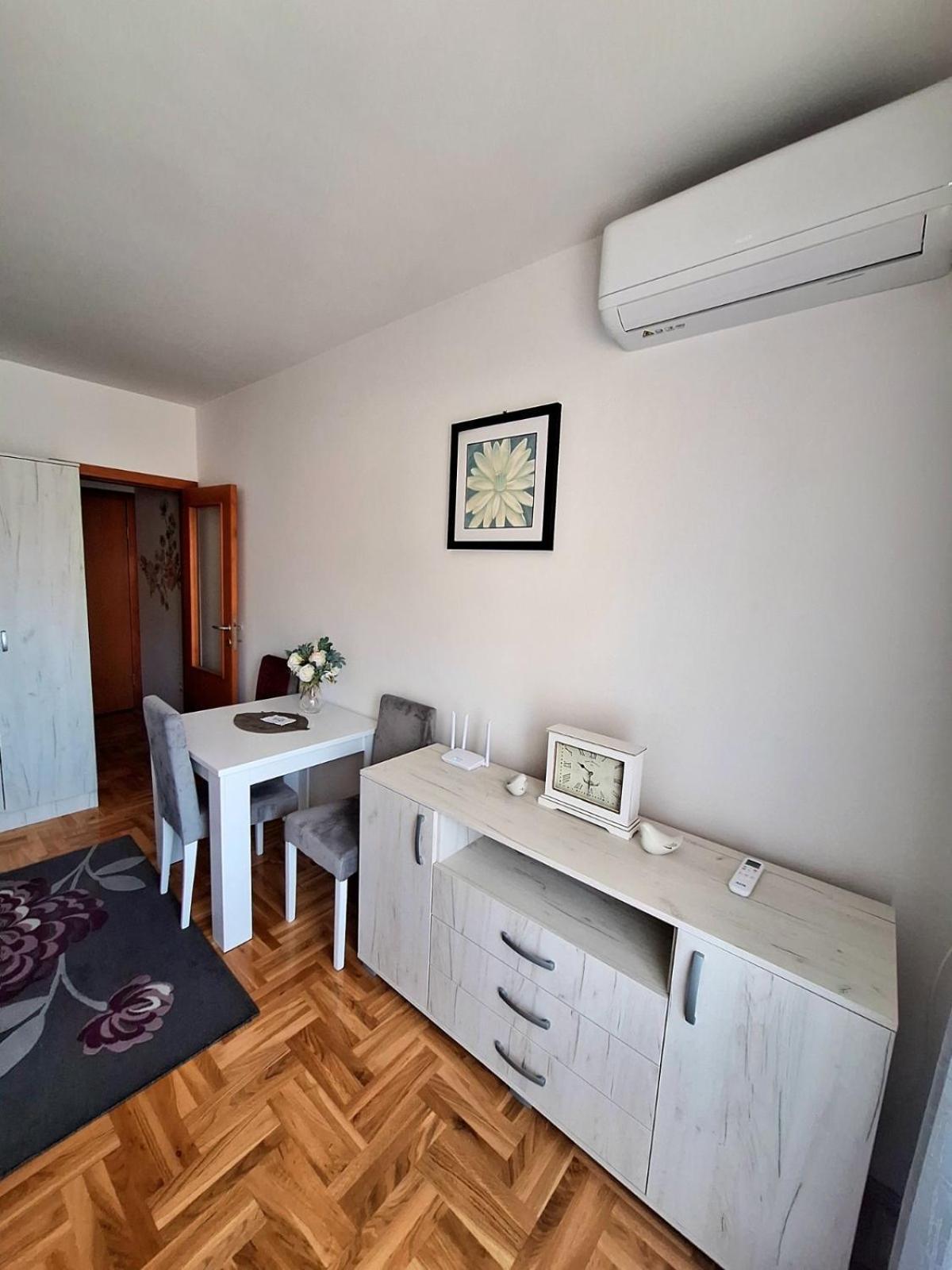 Zora Apartment Плужине Екстериор снимка