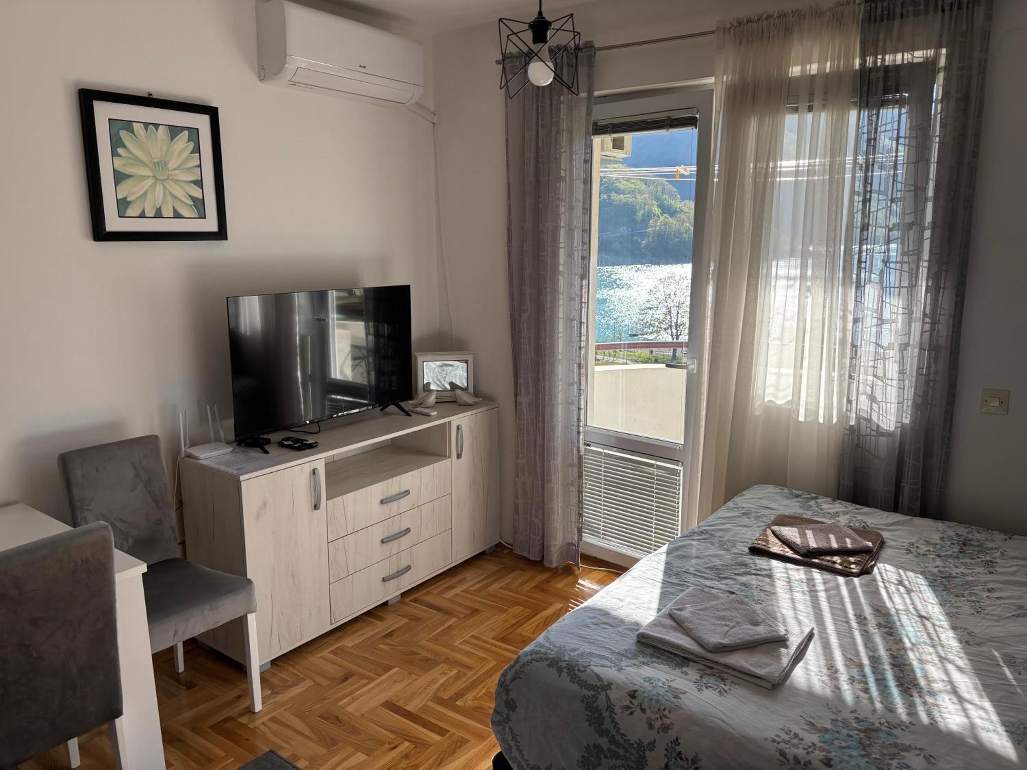 Zora Apartment Плужине Екстериор снимка